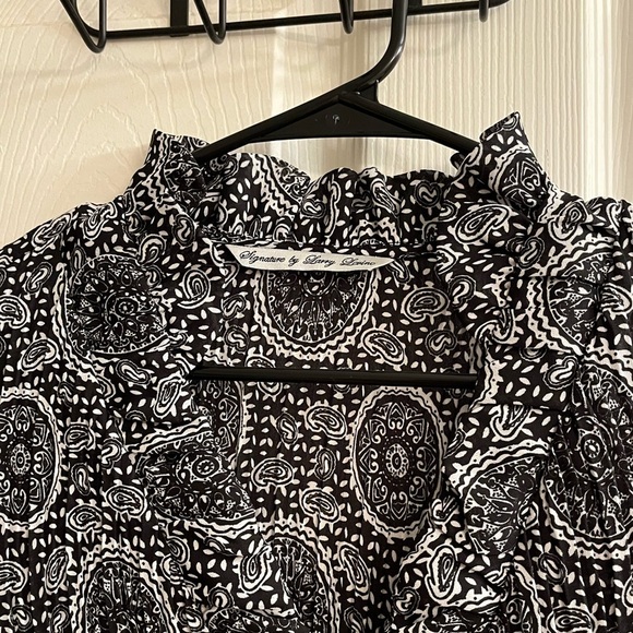 LARRY LEVINE~ BLACK/ WHITE~ BLOUSE~LG - Picture 3 of 8